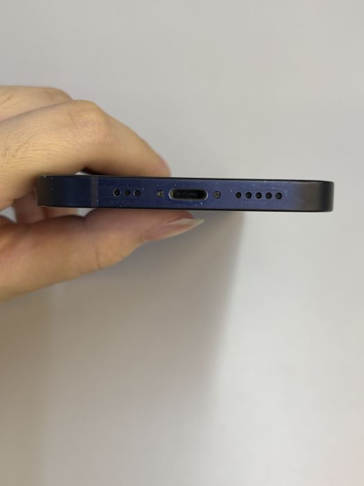 iPhone 12 · 4/9