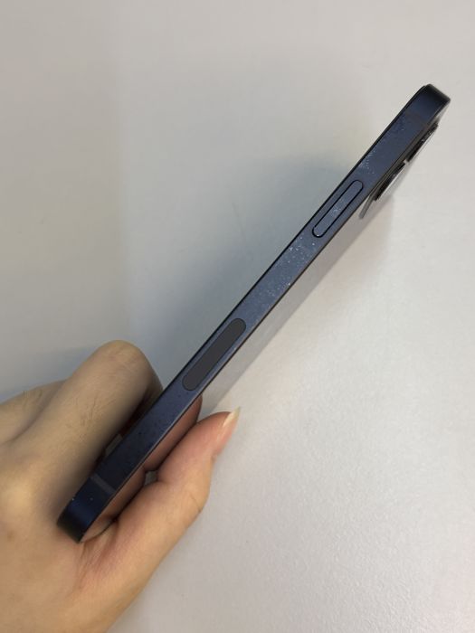 iPhone 12 · 3/9