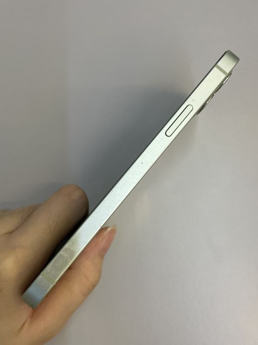 iPhone 12 · 3/9