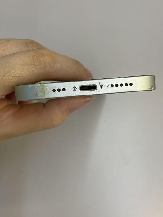 iPhone 12 · 4/9