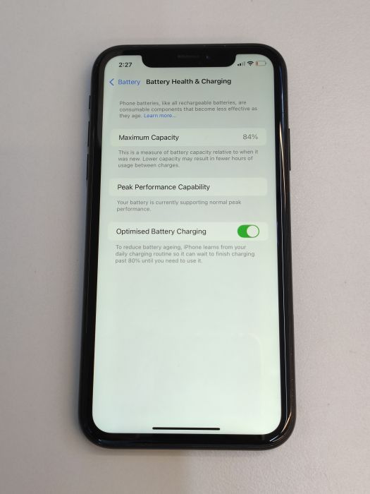 iPhone XR · 8/9