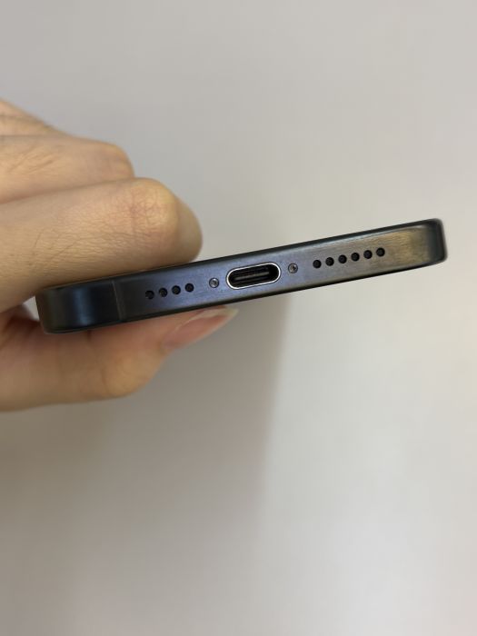 iPhone 15 Pro Max · 4/9