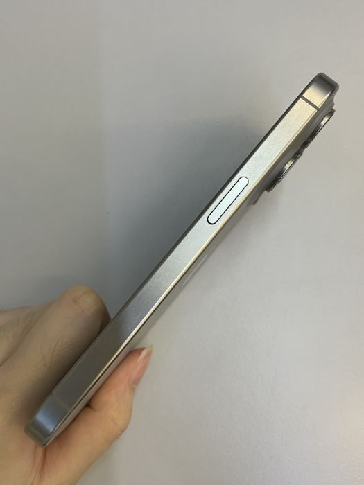 iPhone 15 Pro · 3/9