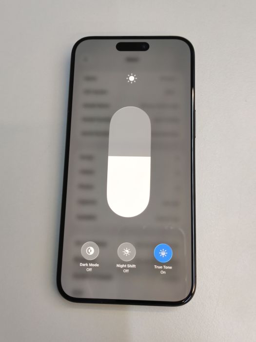 iPhone 15 Pro Max · 6/9