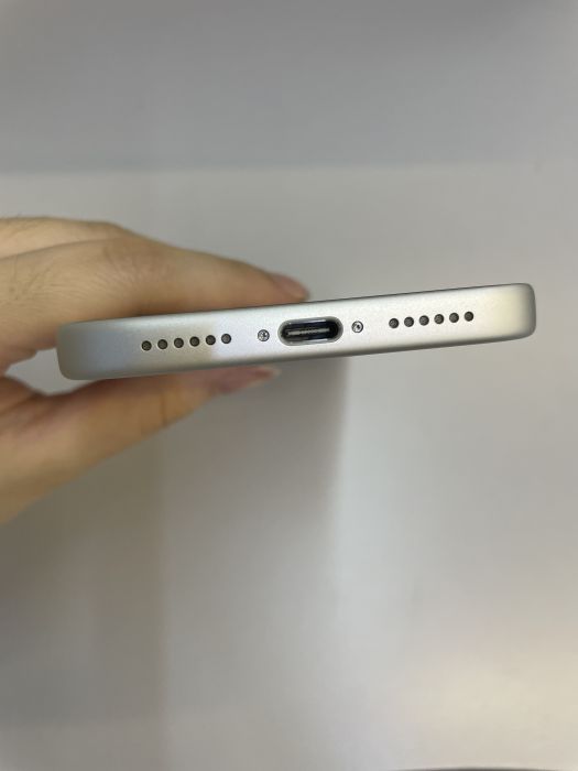 iPhone 17 Pro Max · 4/9