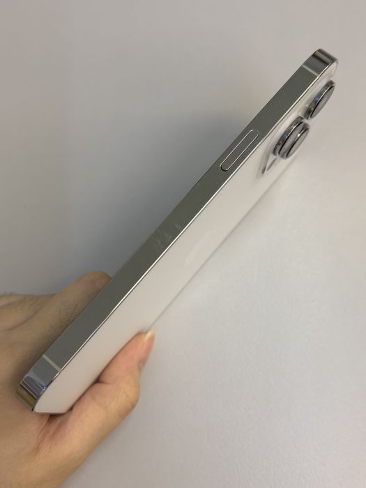 iPhone 14 Pro Max · 3/9