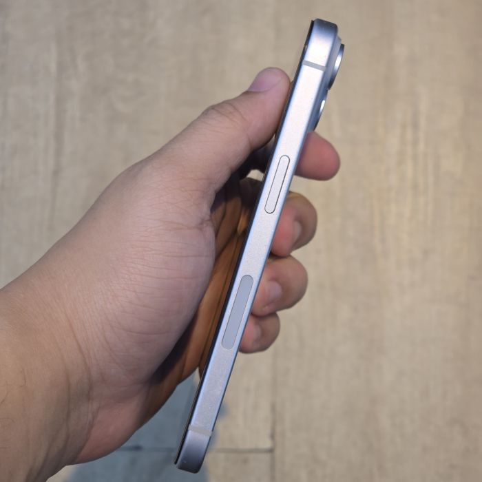 iPhone 15 · 3/9