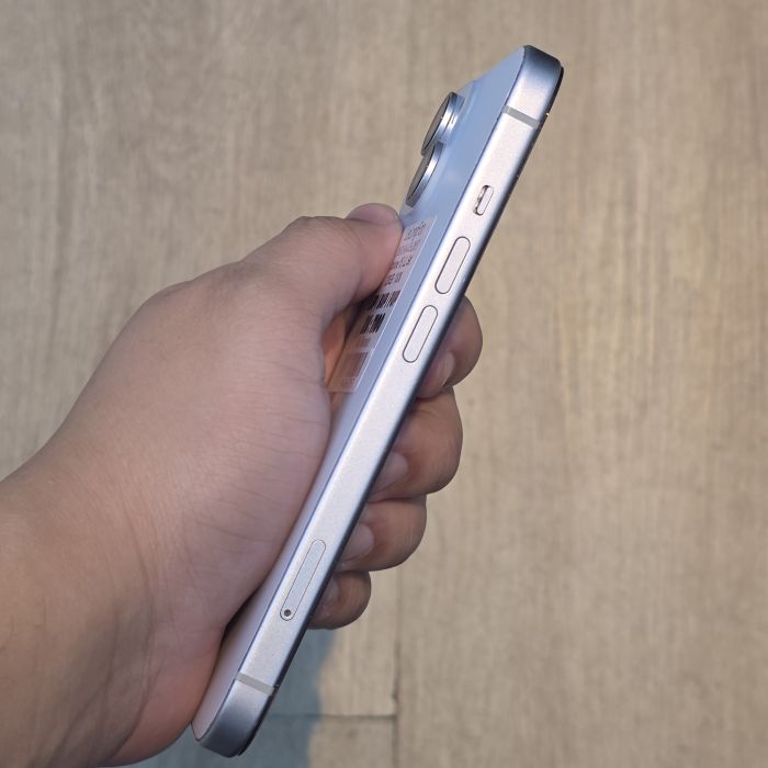 iPhone 15 · 2/9