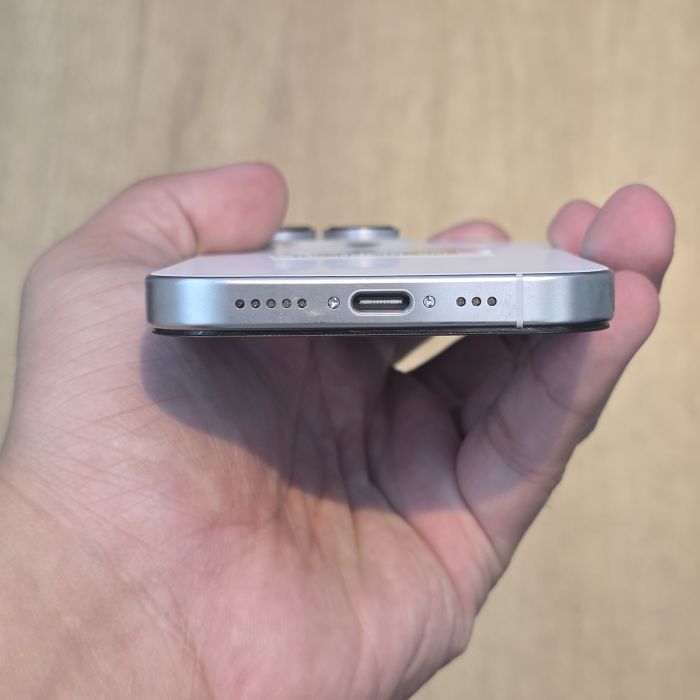 iPhone 16 Pro · 4/9