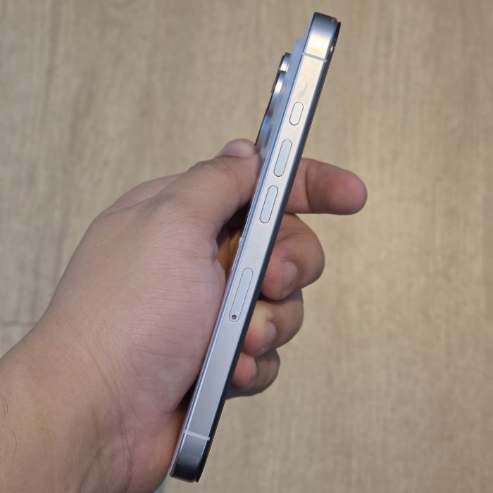 iPhone 16 Pro · 2/9