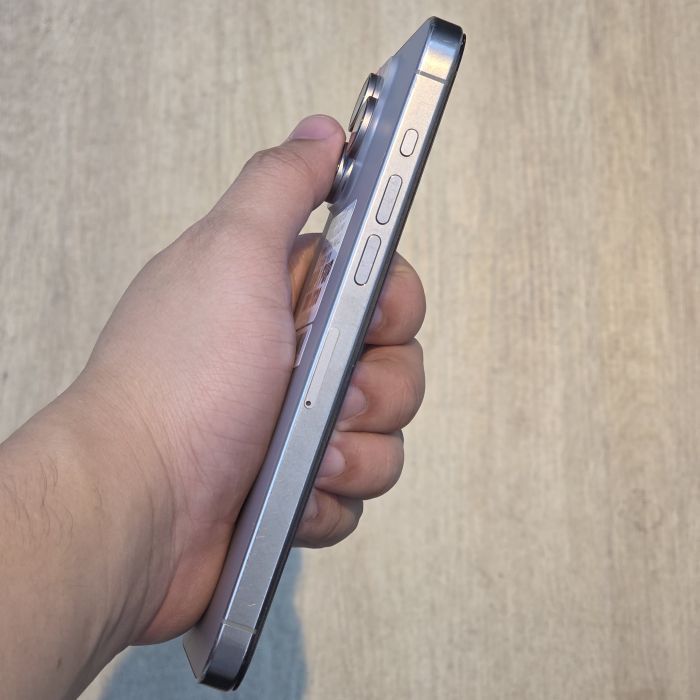 iPhone 15 Pro Max · 2/9