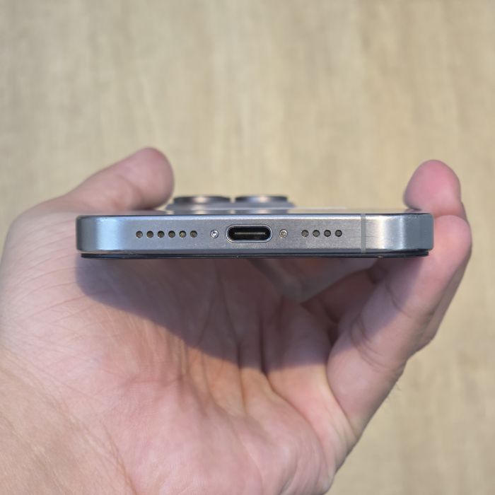 iPhone 15 Pro Max · 4/9