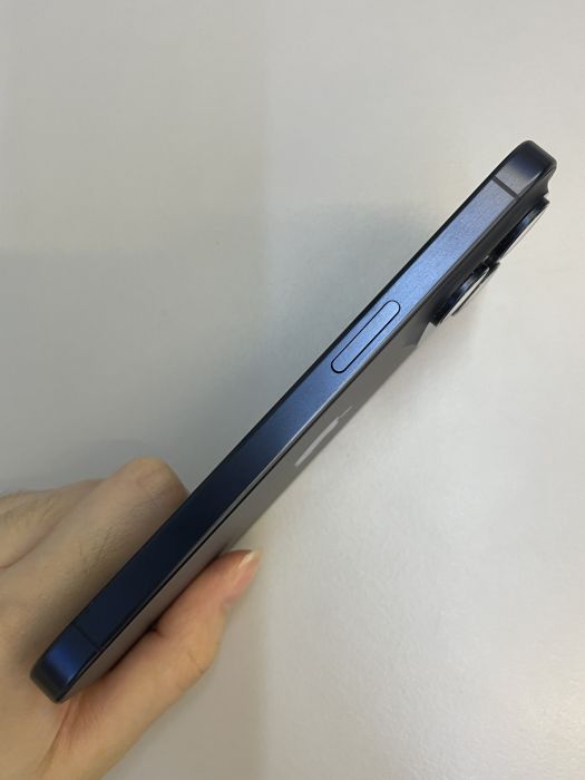 iPhone 15 Pro · 3/9