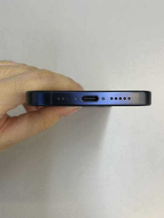iPhone 15 Pro · 4/9