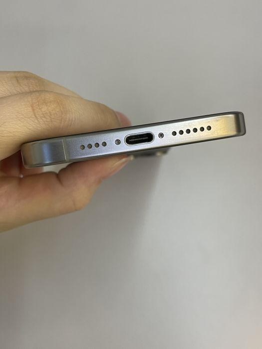 iPhone 15 Pro Max · 4/9