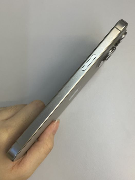 iPhone 15 Pro Max · 3/9