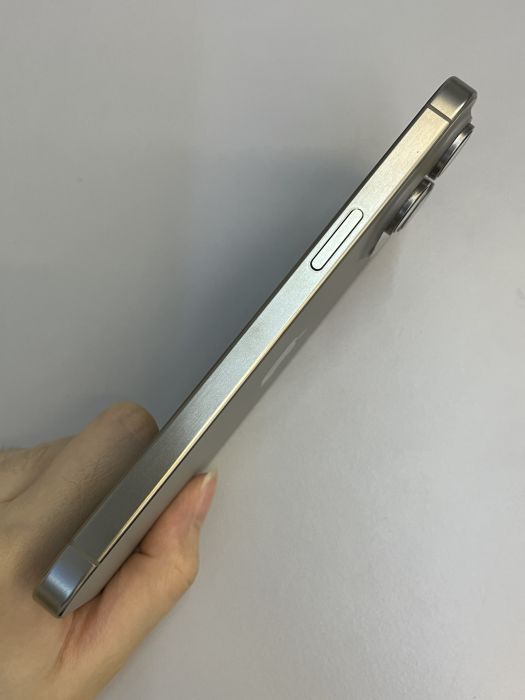 iPhone 15 Pro Max · 3/9