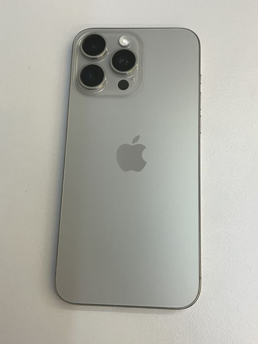 iPhone 15 Pro Max · 1/9