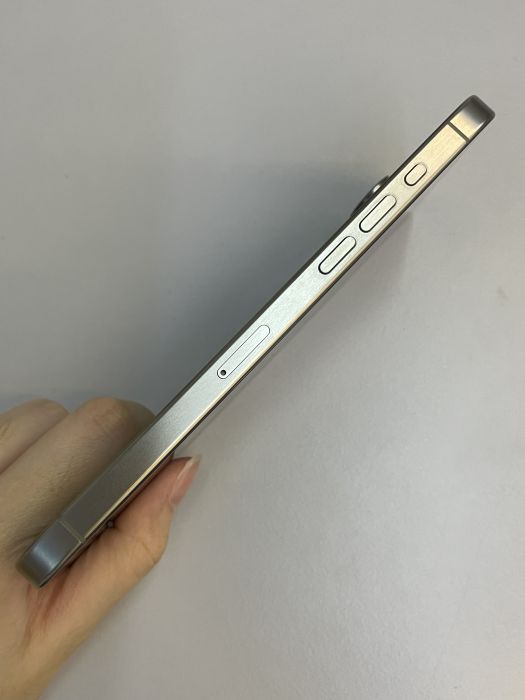 iPhone 15 Pro Max · 2/9