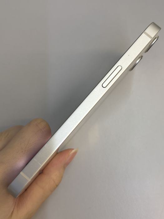 iPhone 13 · 3/9