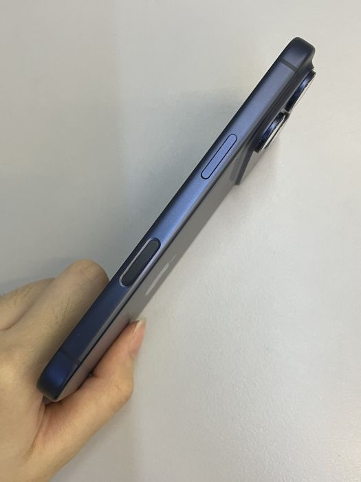 iPhone 17 Pro · 3/9