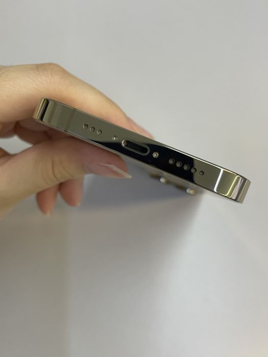iPhone 13 Pro · 4/9