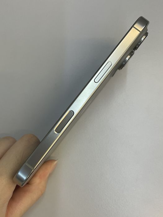 iPhone 16 Pro · 3/9