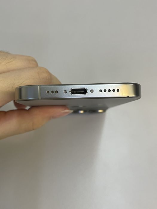iPhone 16 Pro · 4/9