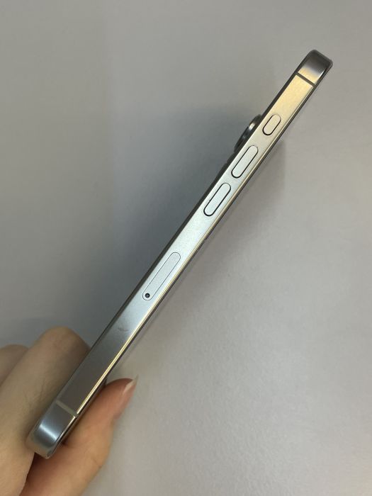 iPhone 16 Pro · 2/9