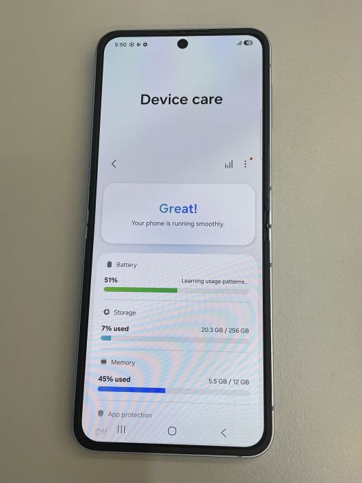 Samsung Galaxy Z Flip 6 · 6/7