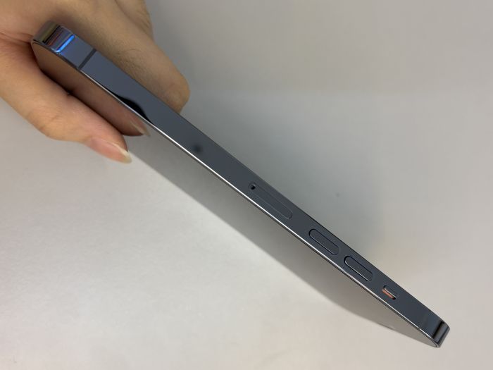 iPhone 13 Pro Max · 2/9