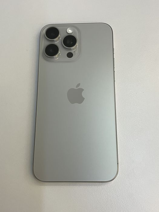 iPhone 15 Pro Max · 1/9