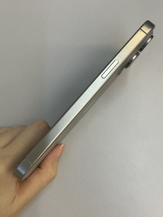 iPhone 15 Pro Max · 3/9