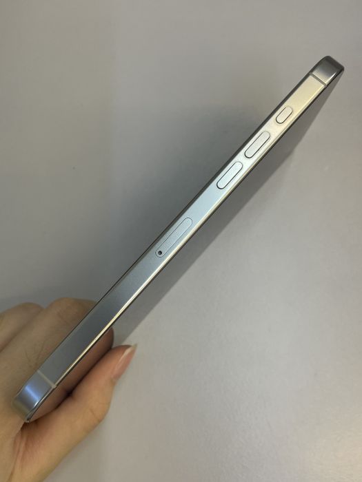 iPhone 16 Pro Max · 2/9