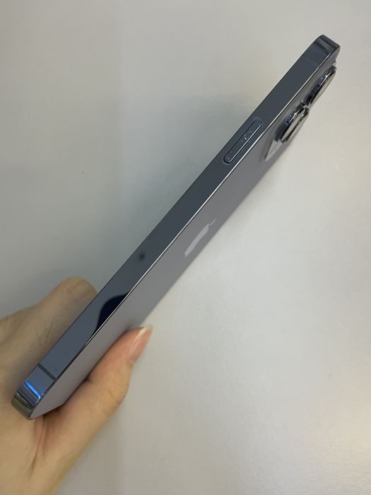 iPhone 13 Pro Max · 3/9