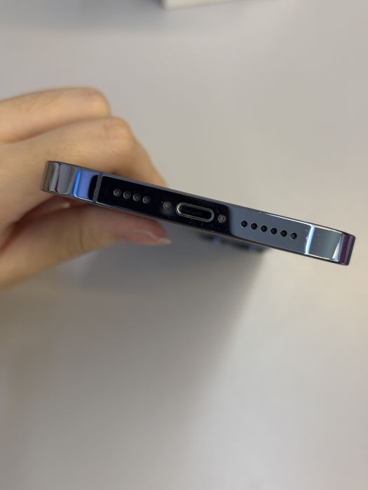 iPhone 13 Pro Max · 4/9