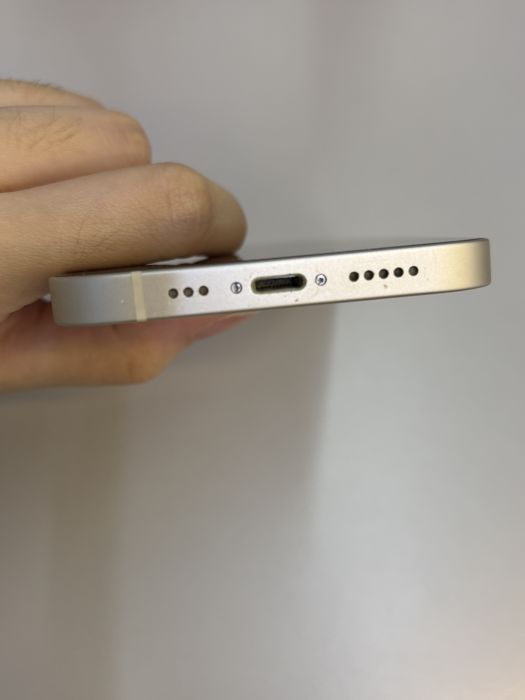 iPhone 13 · 4/10