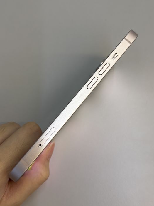 iPhone 13 · 2/9