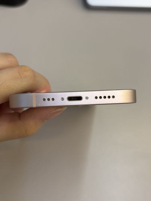 iPhone 13 · 4/9