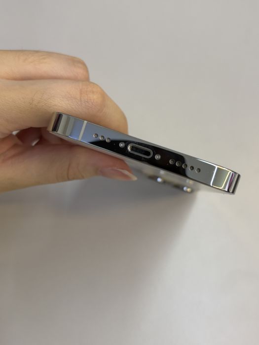 iPhone 13 Pro · 4/9