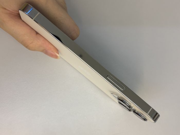 iPhone 13 Pro · 3/9