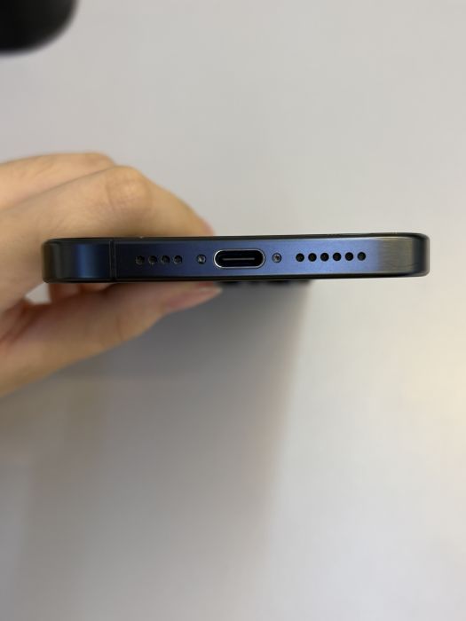 iPhone 15 Pro Max · 4/9