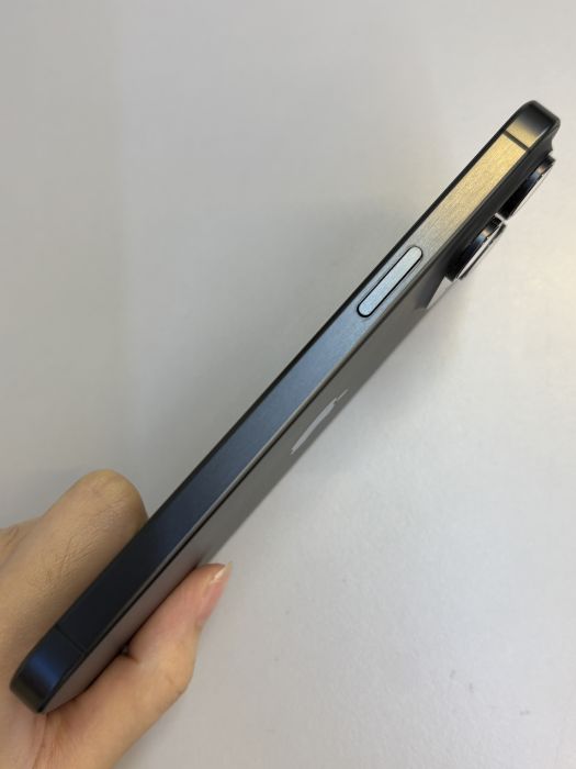 iPhone 15 Pro Max · 3/9