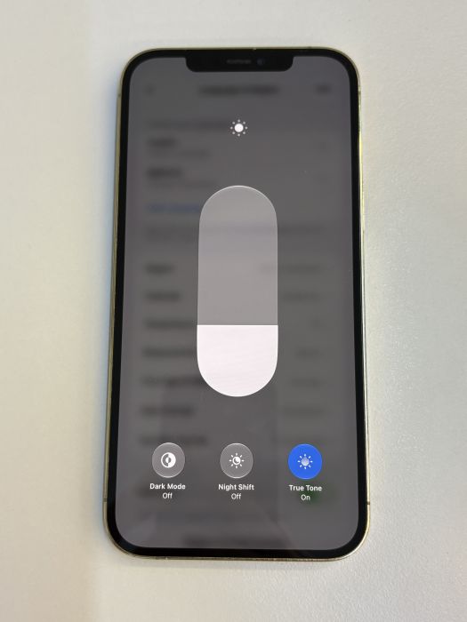 iPhone 12 Pro Max · 6/10