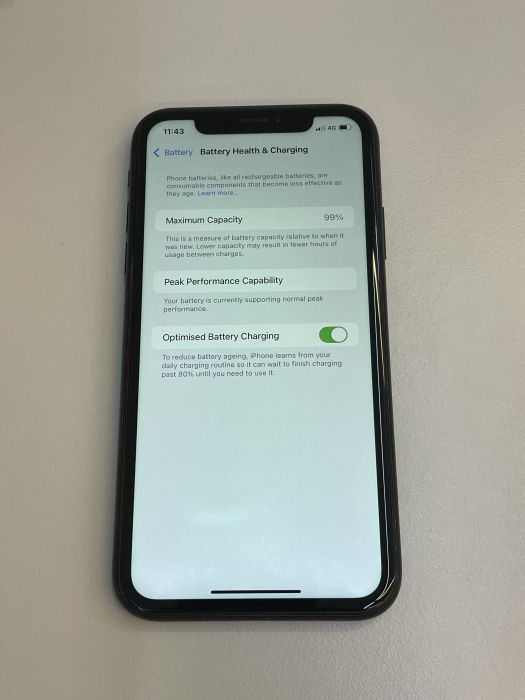 iPhone XR · 8/9