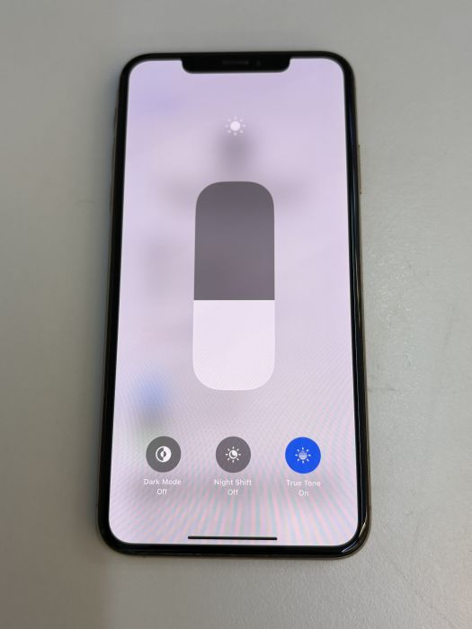 iPhone XS Max · 6/10