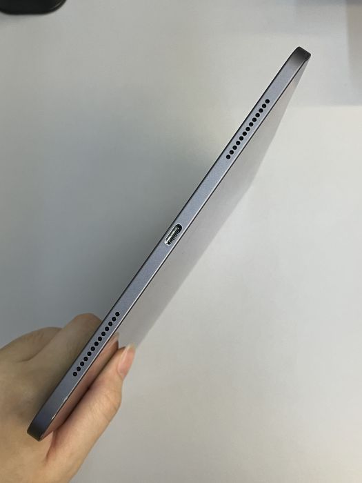iPad Pro 11-inch (2nd Gen 2020) Wi-fi · 4/7