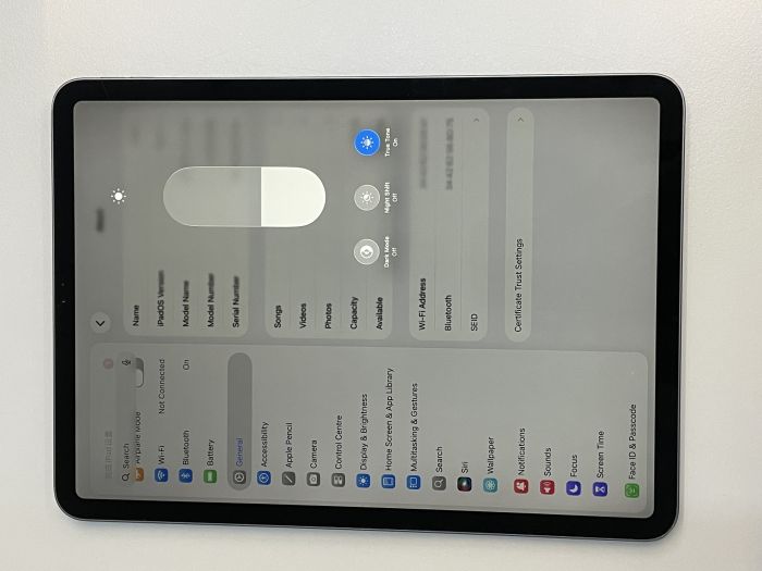 iPad Pro 11-inch (2nd Gen 2020) Wi-fi · 6/7