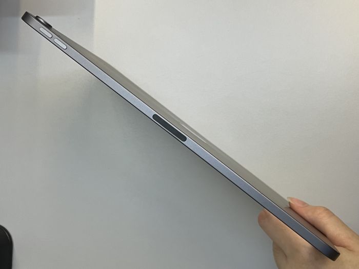 iPad Pro 11-inch (2nd Gen 2020) Wi-fi · 2/7