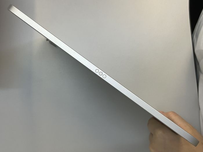 iPad (10th Gen 2022) Wi-fi · 3/7